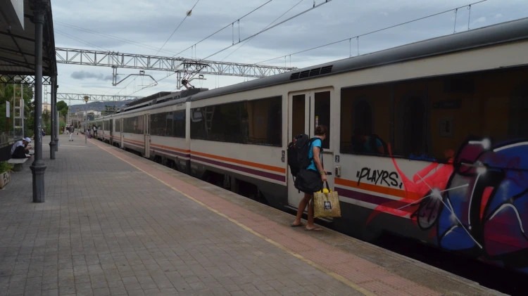 El sobreescalfament dels frens obliga a evacuar un tren de Rodalies a Valls